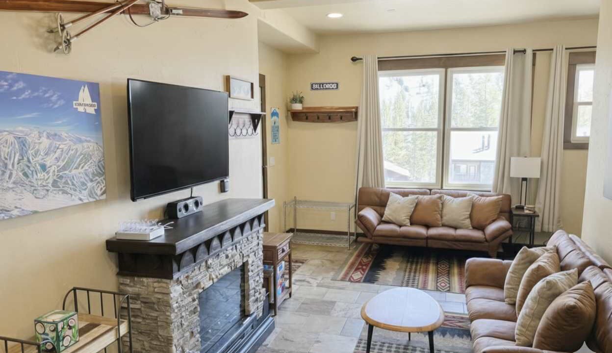 Photo of Livingroom in Kirkwood