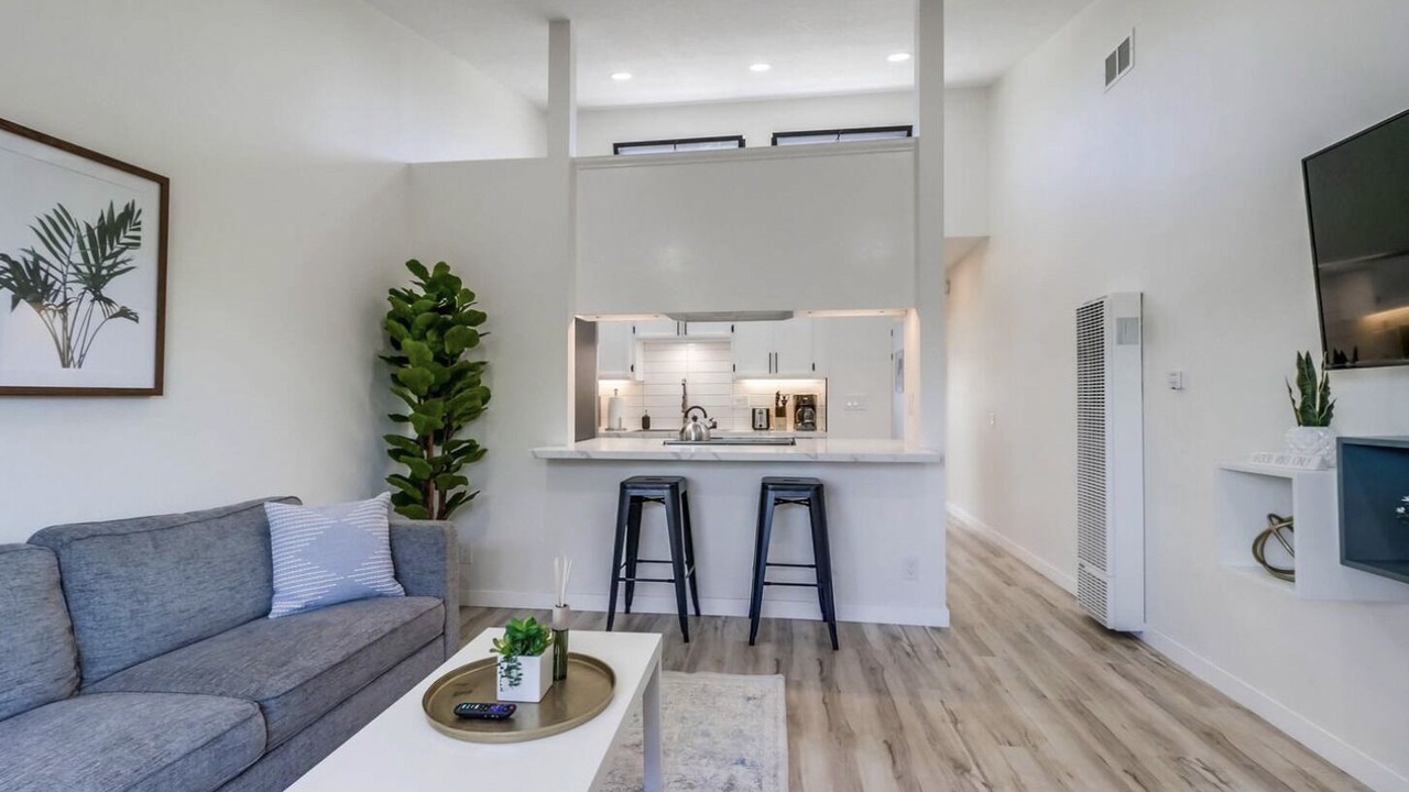 Photo of Livingroom in Pacific Beach