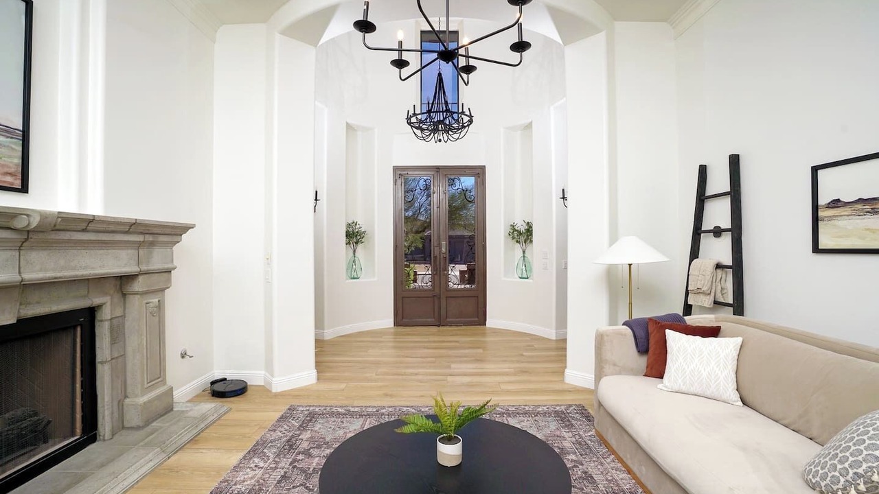 Photo of Livingroom in East Mesa