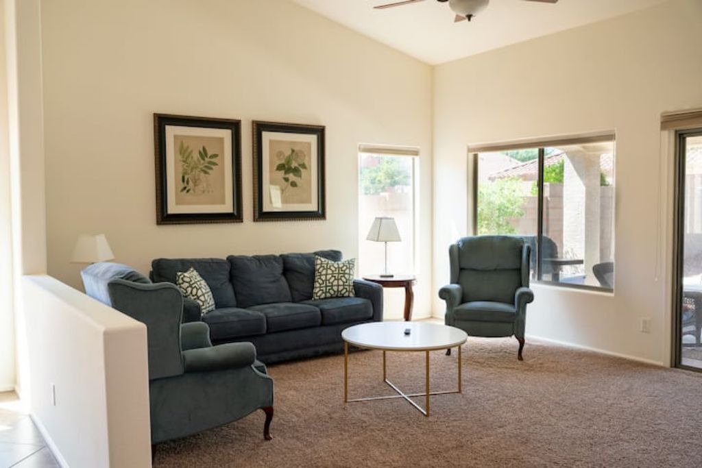 Photo of Livingroom in Surprise