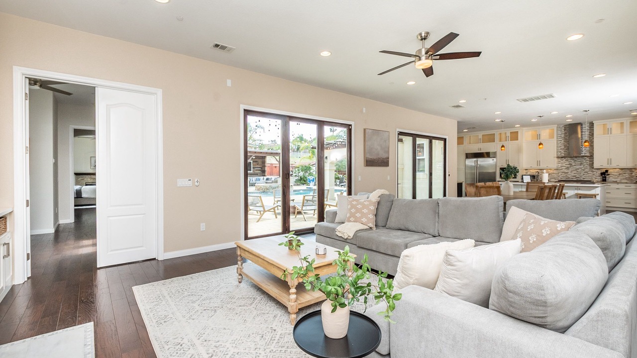 Photo of Livingroom in Vista
