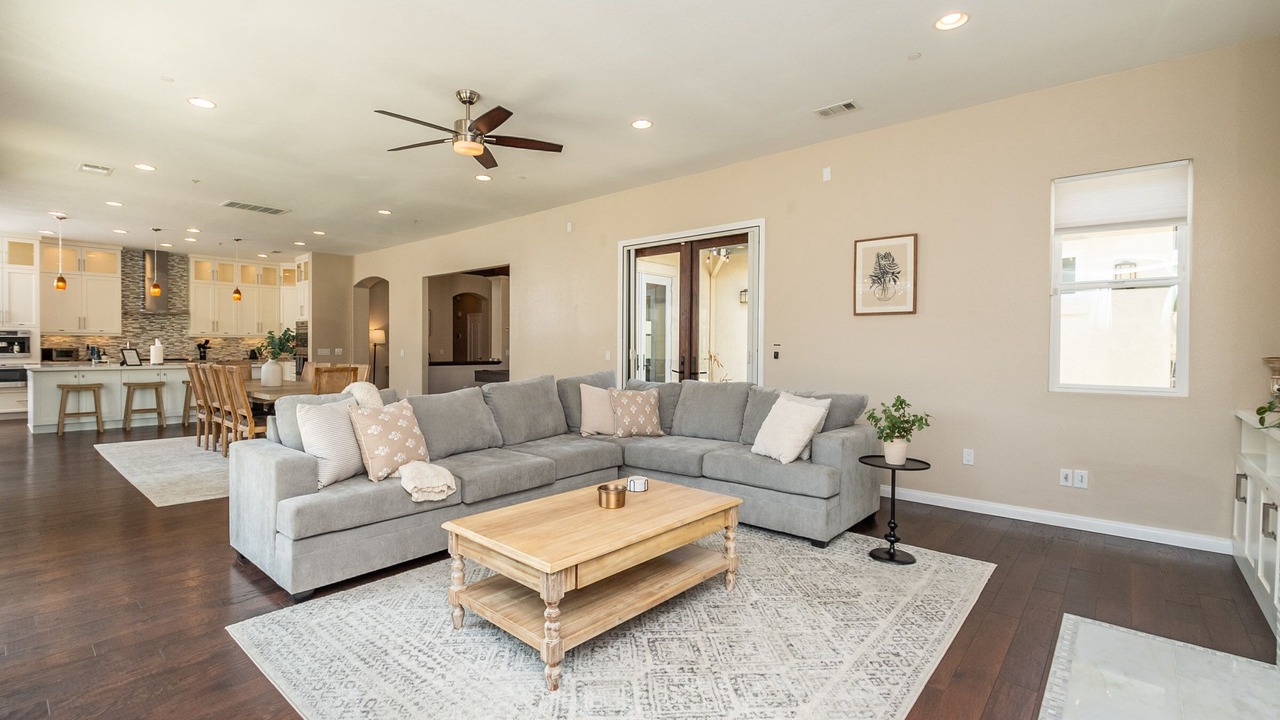 Photo of Livingroom in Vista