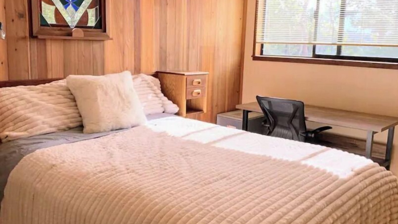 Photo of Bedroom in Myers Flat