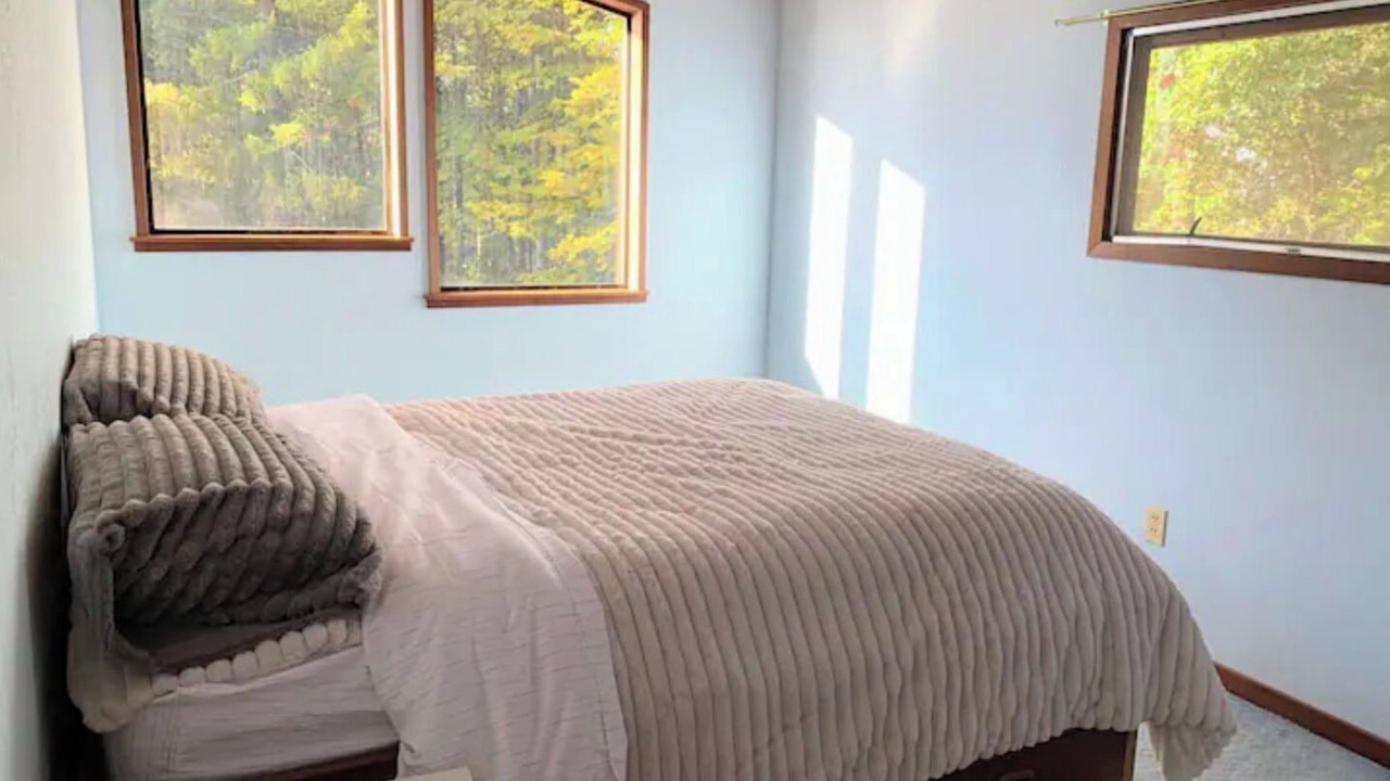 Photo of Bedroom in Myers Flat