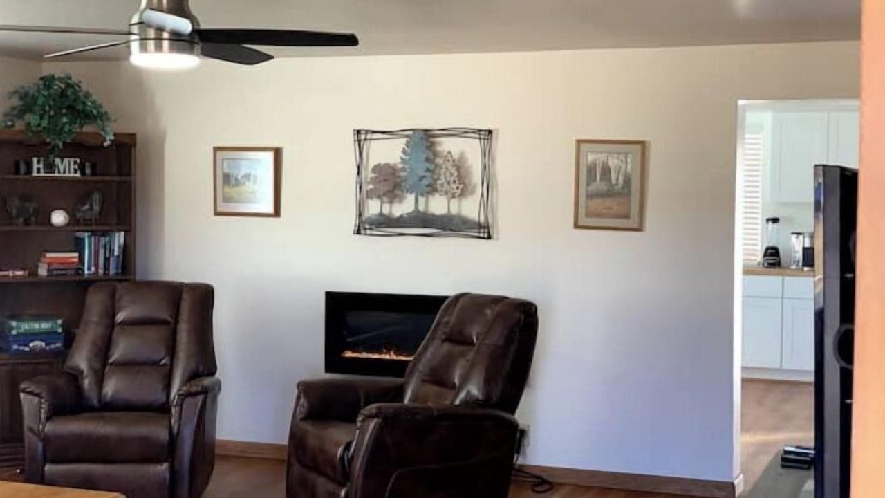 Photo of Livingroom in Dewey-Humboldt