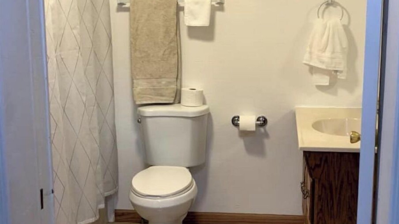 Photo of Bathroom in Dewey-Humboldt