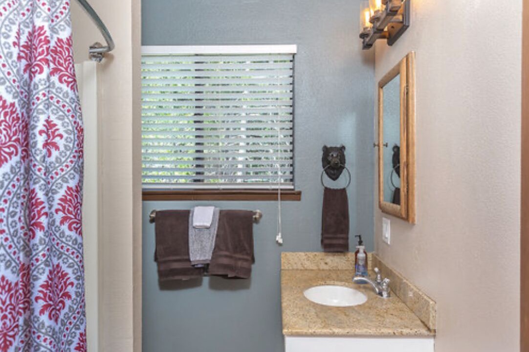 Photo of Bathroom in Mariposa