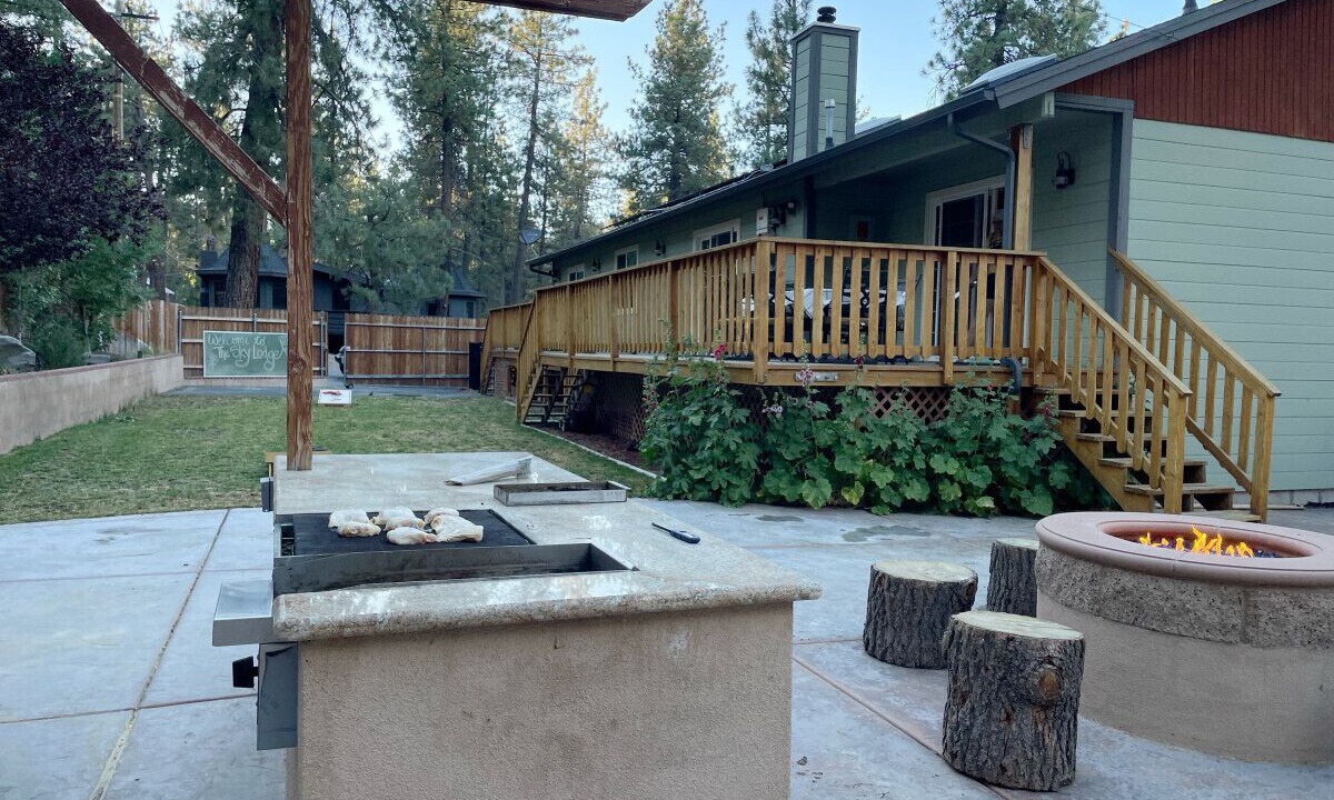 Photo of Patio Balcony in Wrightwood
