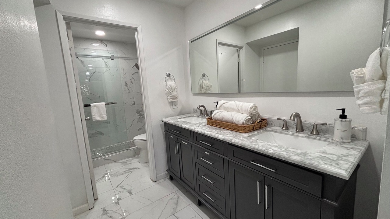 Photo of Bathroom in Sunrise Vista Chino