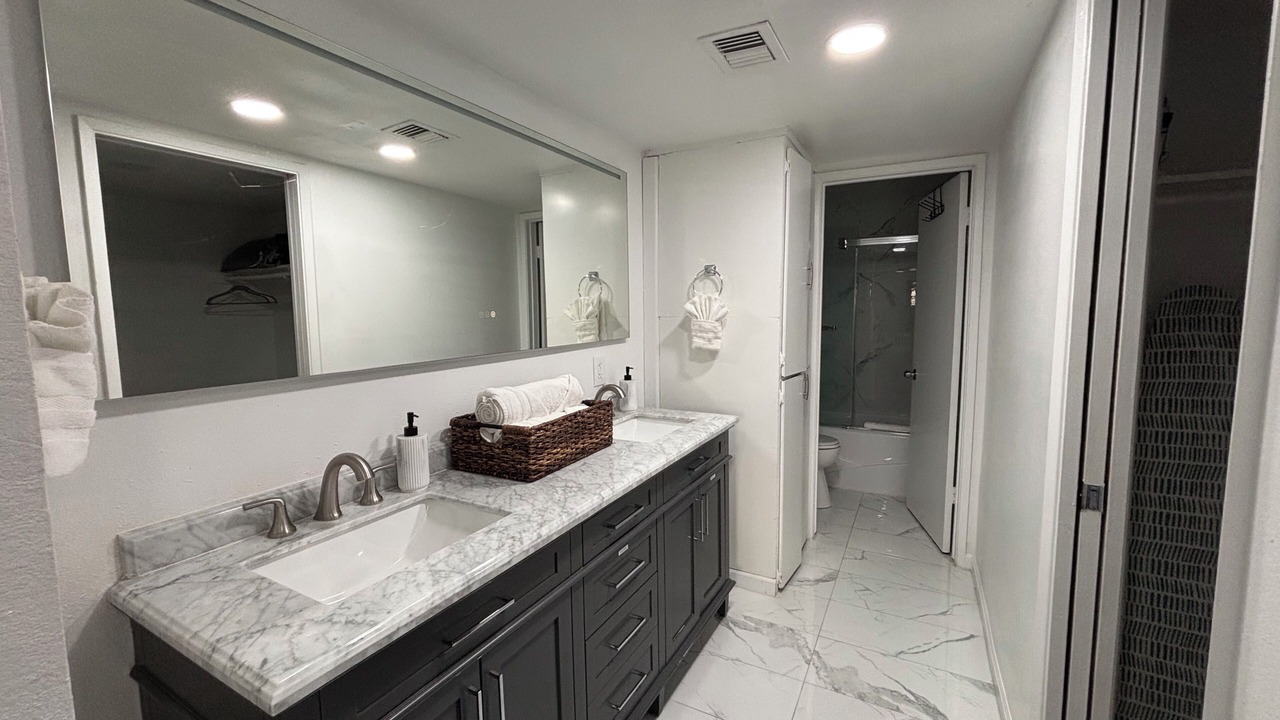 Photo of Bathroom in Sunrise Vista Chino