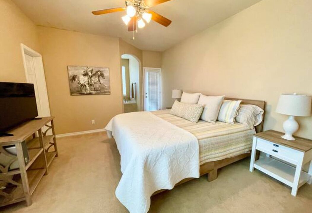 Photo of Bedroom in Oak Shores