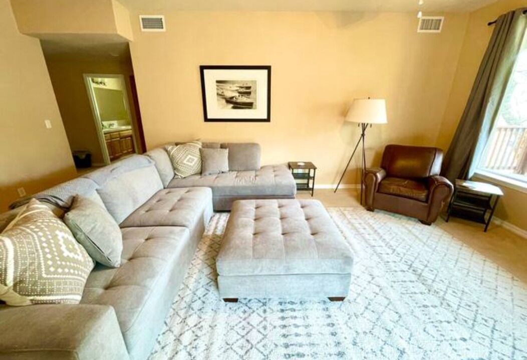 Photo of Livingroom in Oak Shores