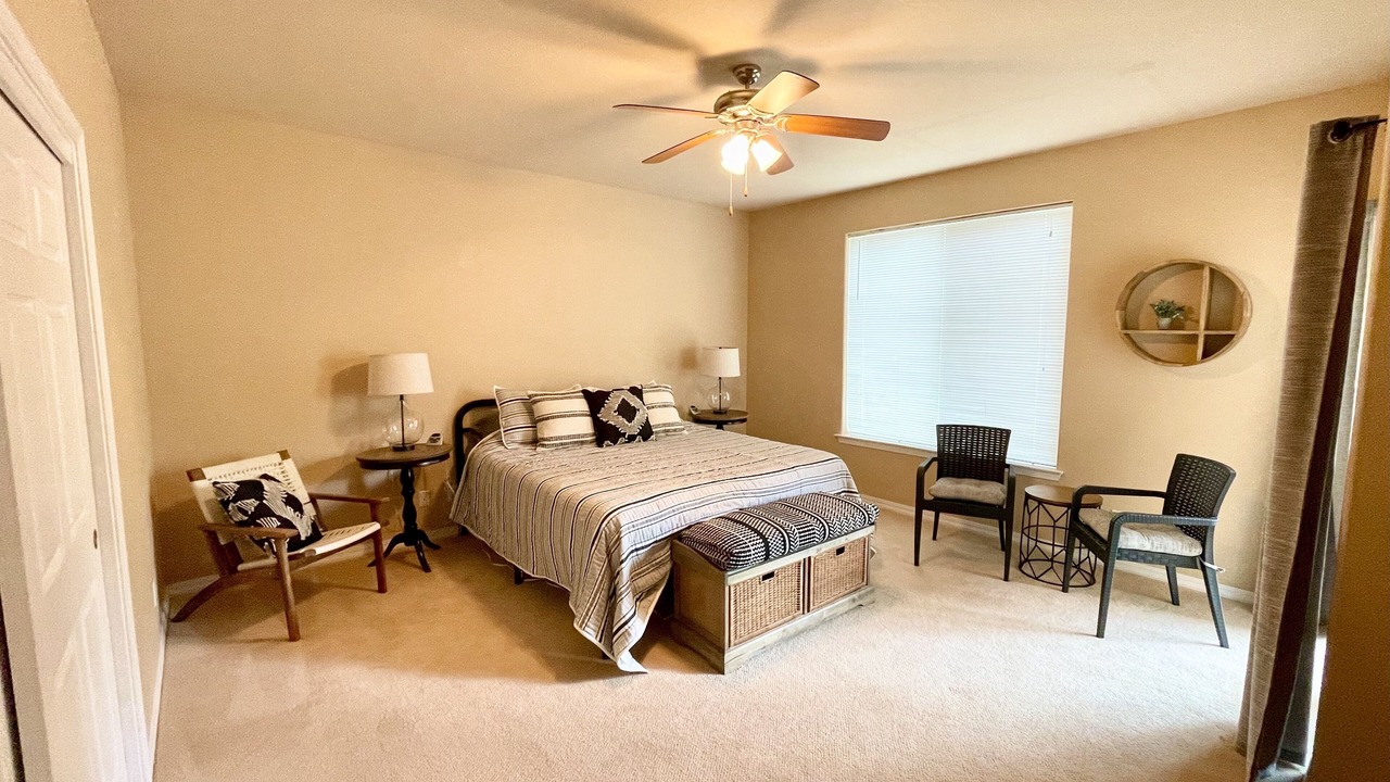 Photo of Bedroom in Oak Shores