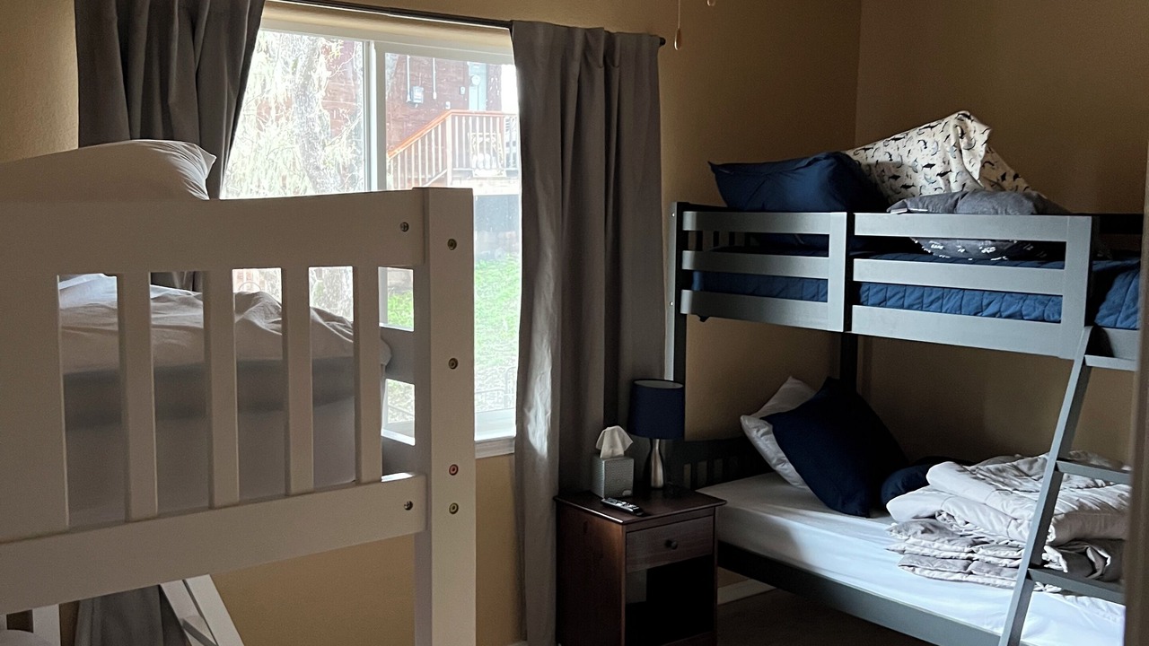 Photo of Bedroom in Oak Shores