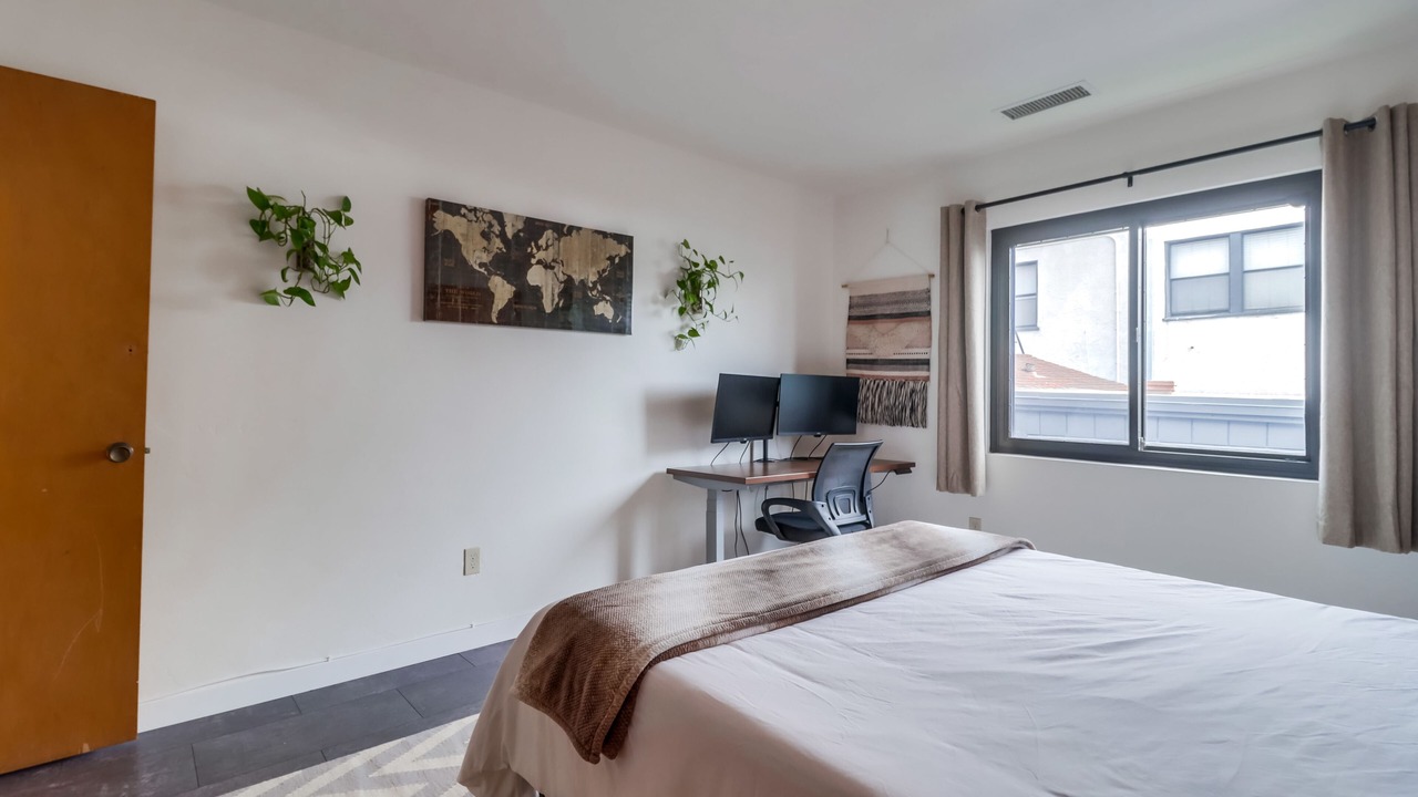 Photo of Bedroom in Harborview