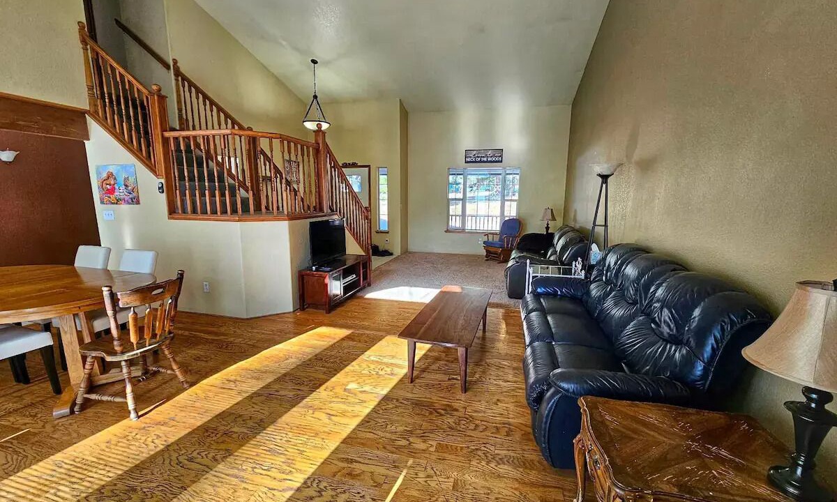 Photo of Livingroom in Susanville