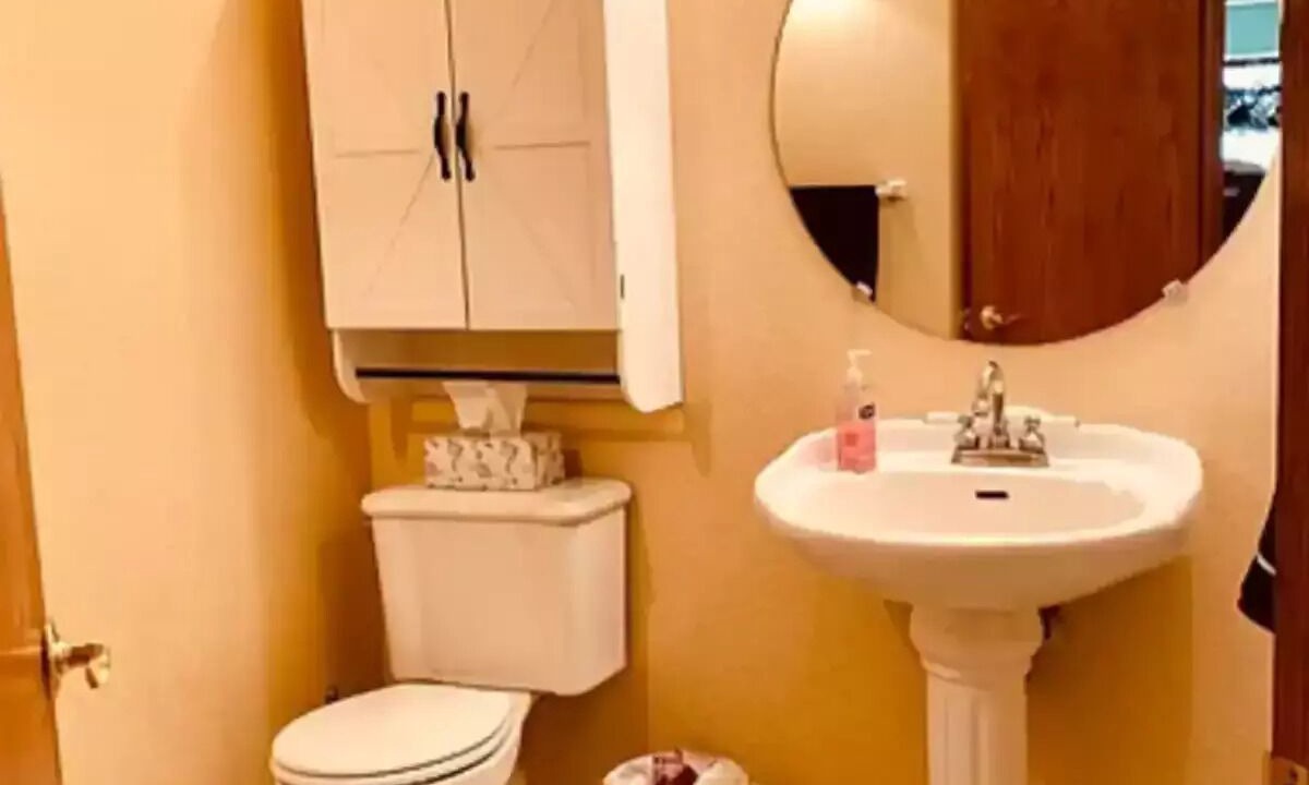 Photo of Bathroom in Susanville
