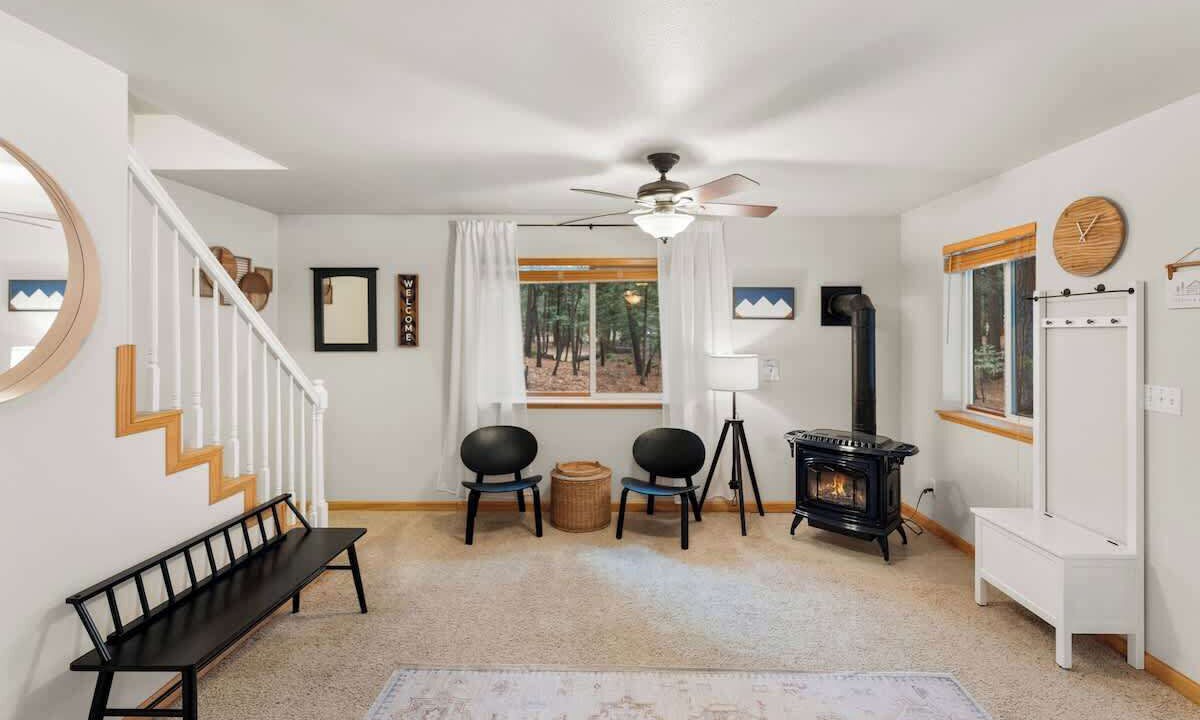 Photo of Bedroom in Shingletown