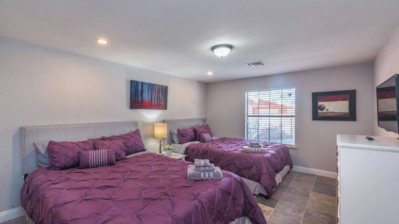 Photo of Bedroom in Enterprise