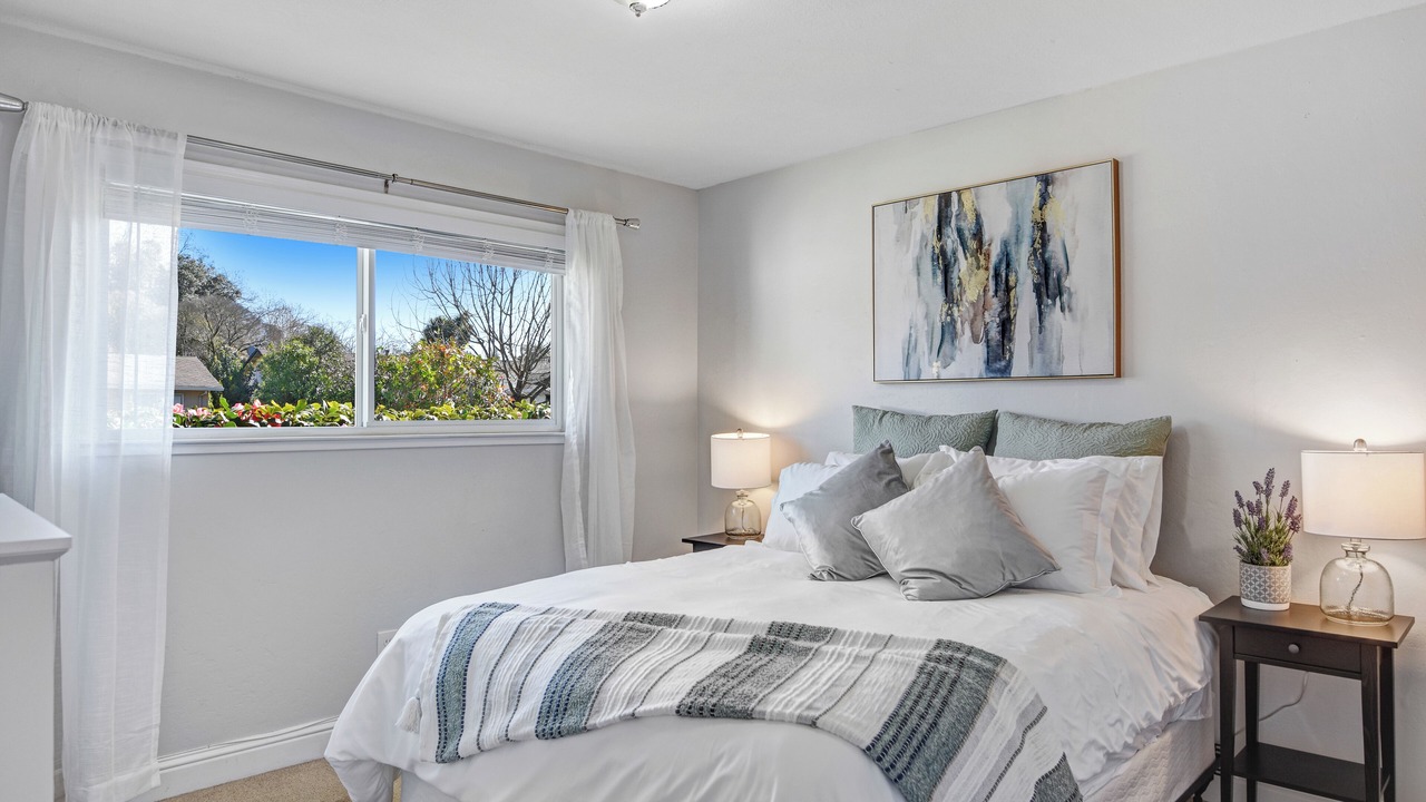 Photo of Bedroom in Santa Rosa