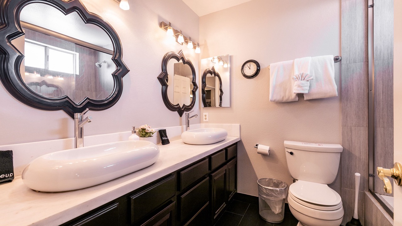 Photo of Bathroom in Canyon Gate