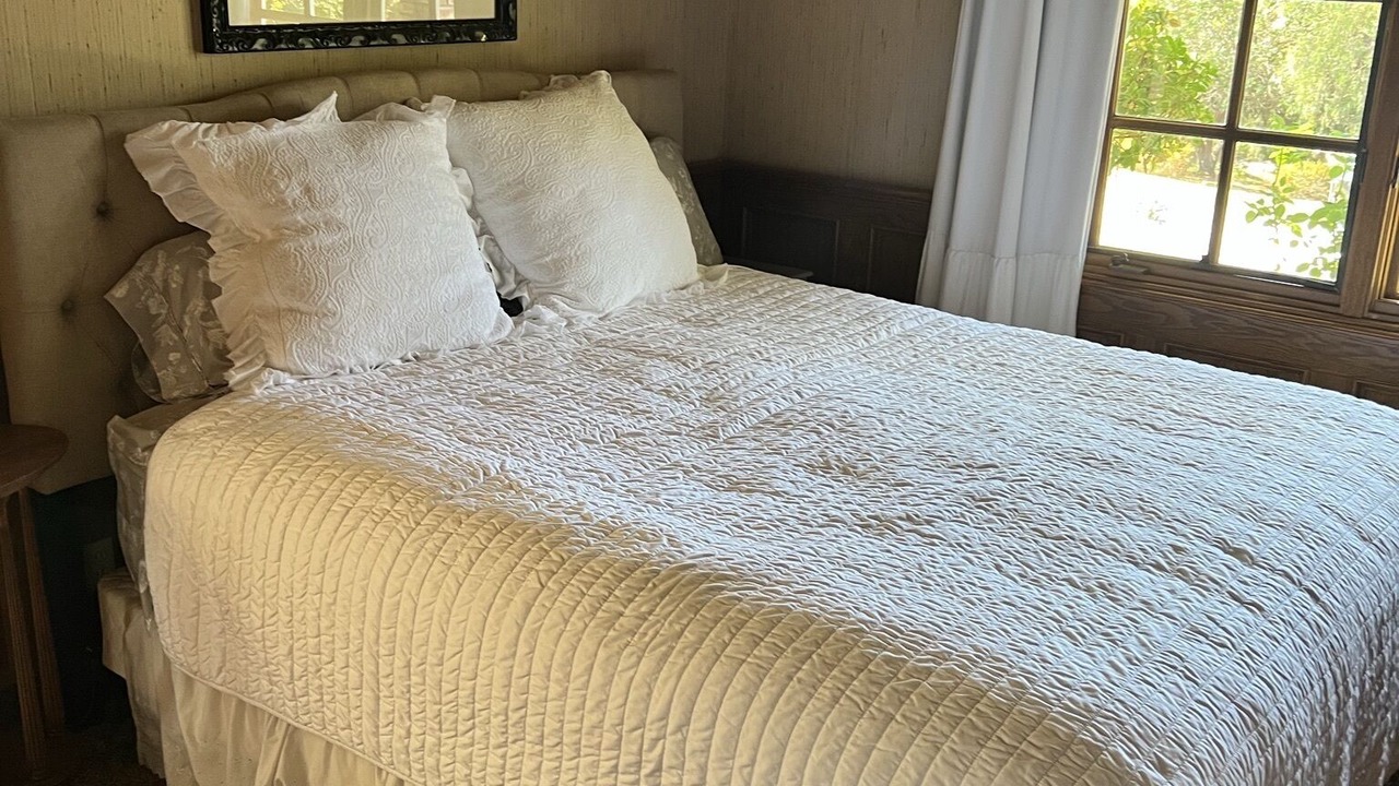 Photo of Bedroom in Valley Center