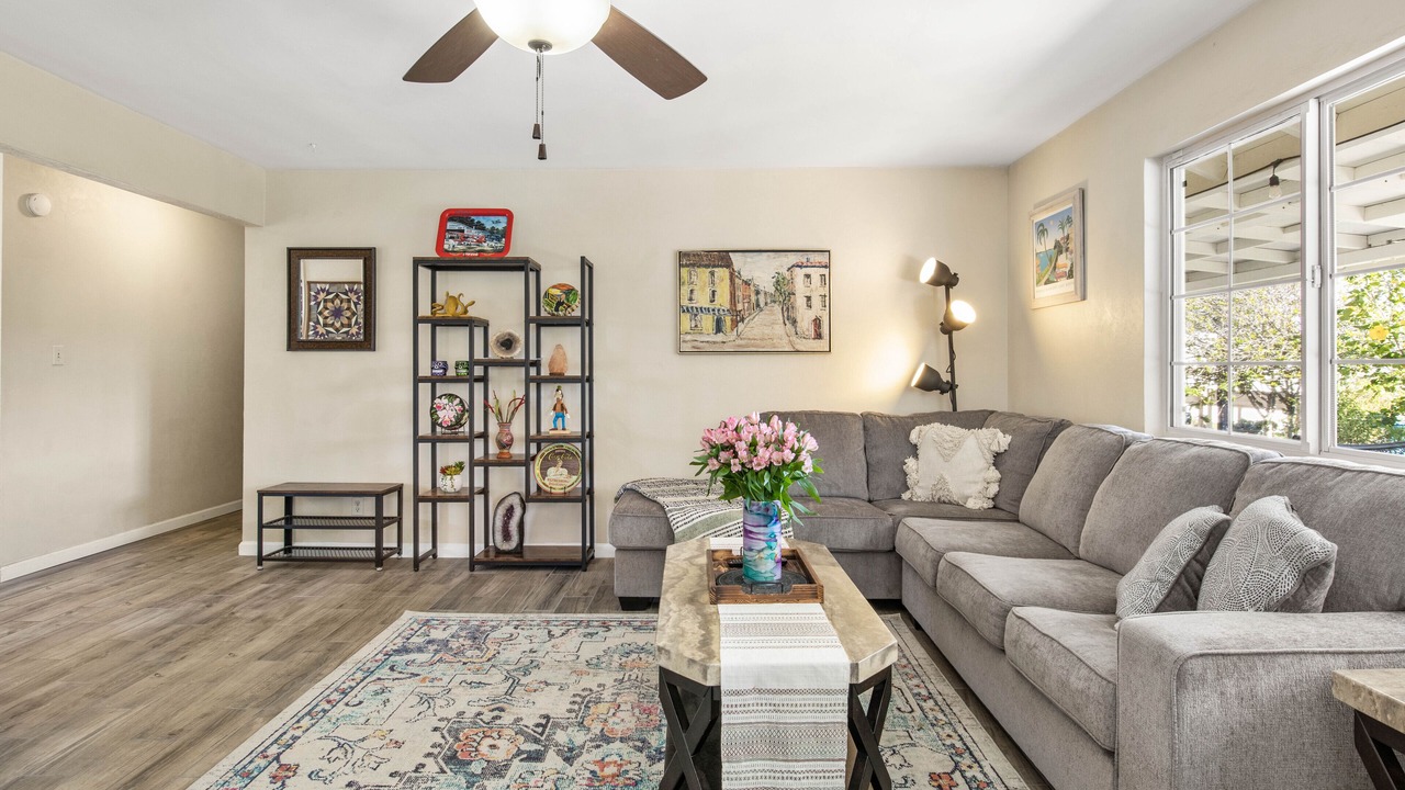 Photo of Livingroom in Vista