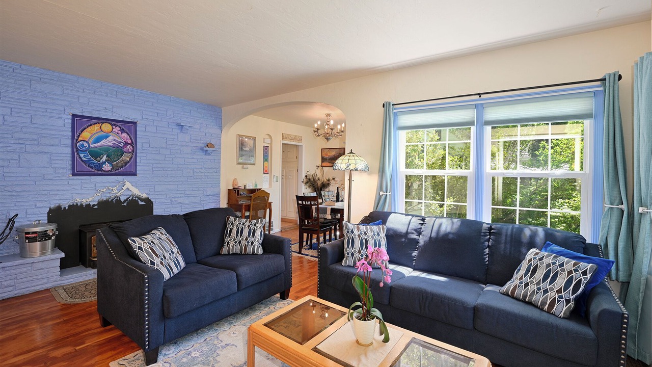 Photo of Livingroom in Mount Shasta