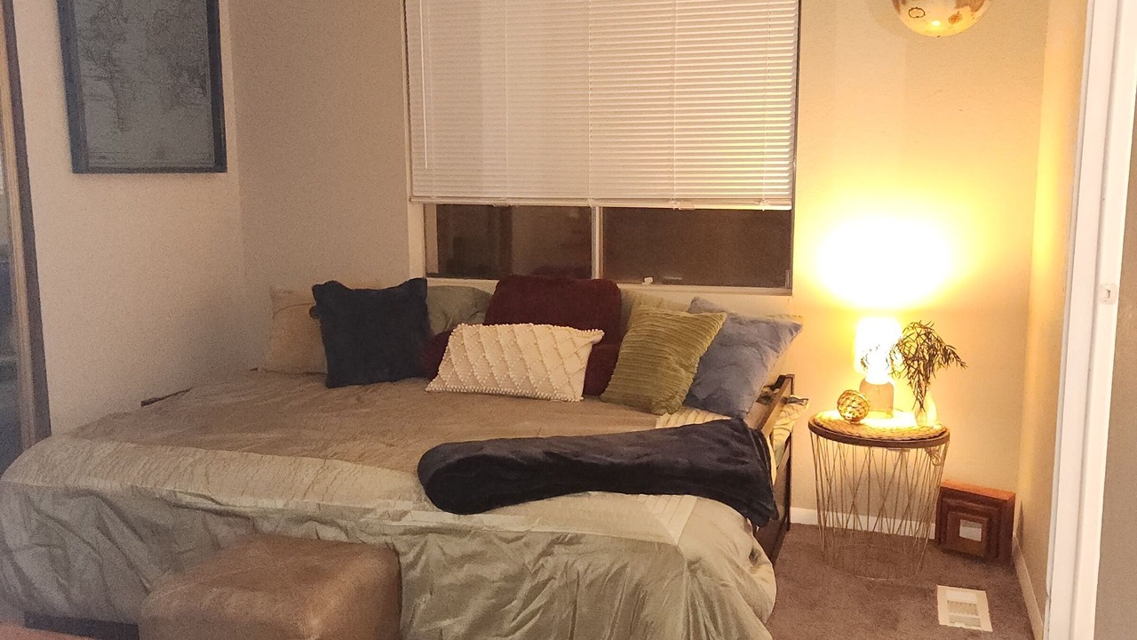 Photo of Bedroom in Holiday Shores