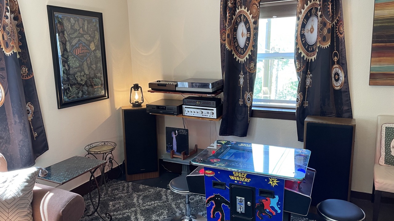 Photo of Bedroom in Dunsmuir