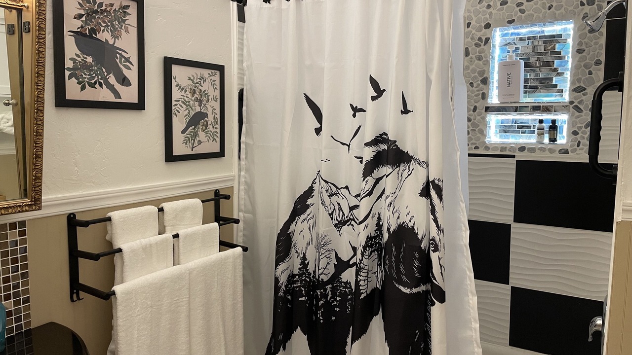 Photo of Bathroom in Dunsmuir