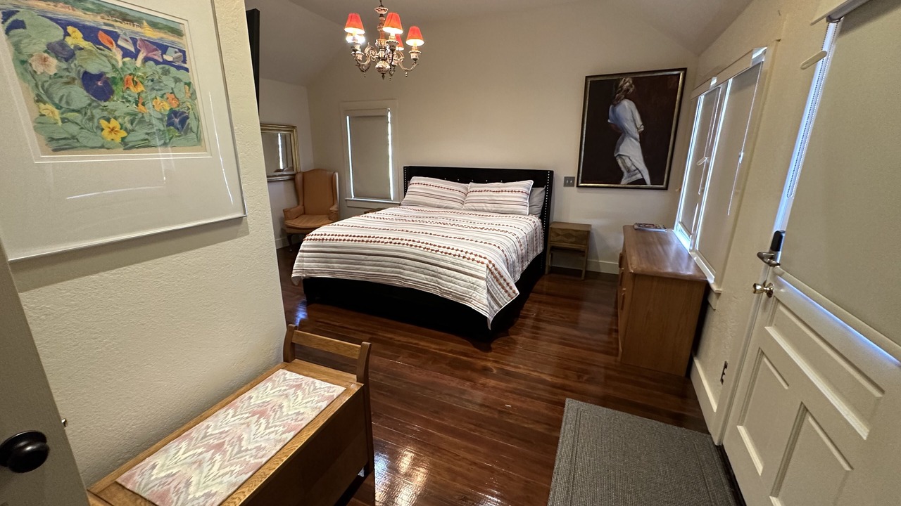 Photo of Bedroom in Boonville