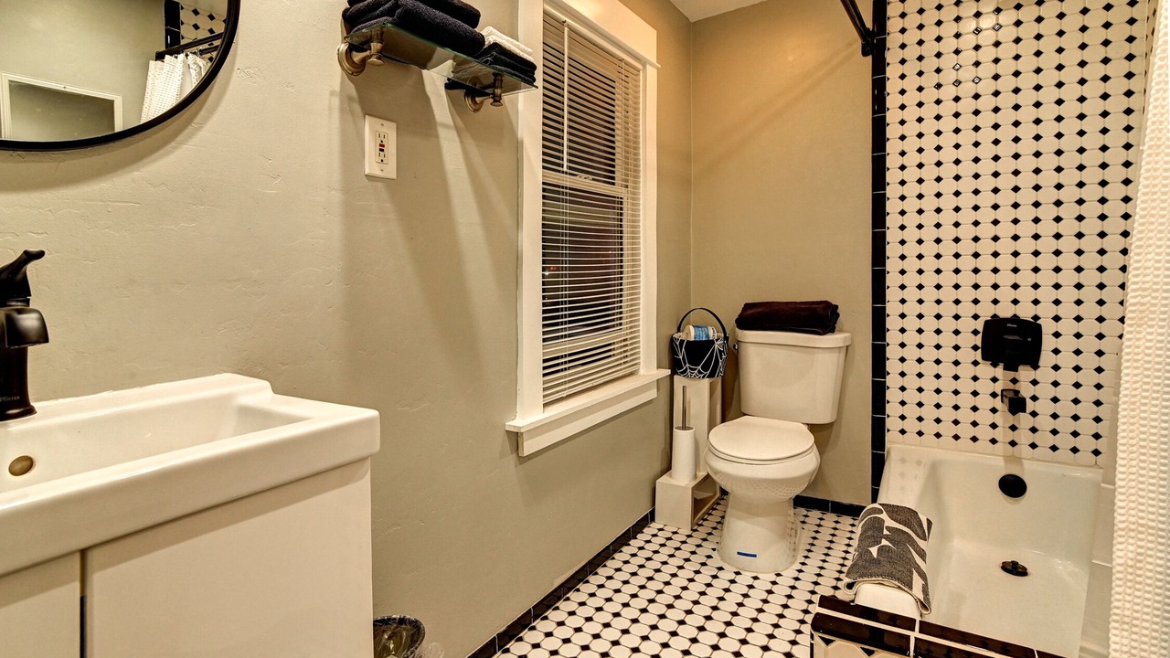 Photo of Bathroom in Roosevelt