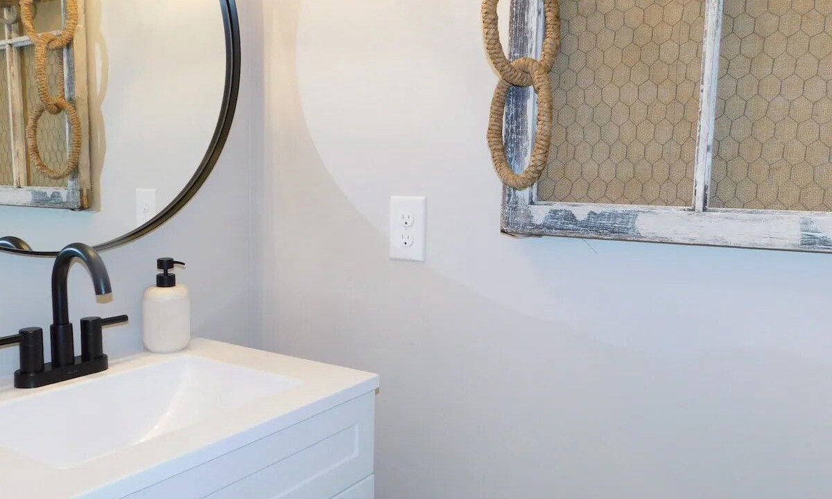 Photo of Bathroom in Holiday Shores