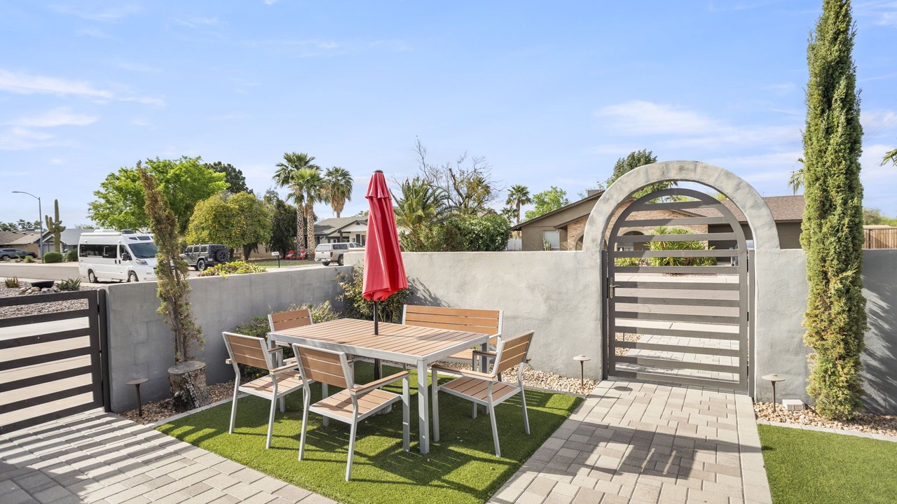 Photo of Outdoor in Paradise Valley Village