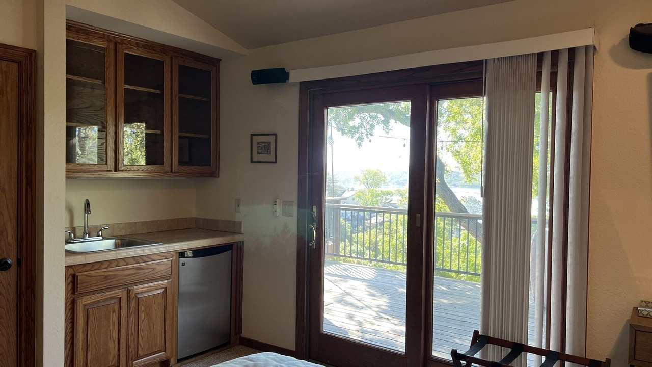 Photo of Bedroom in Oak Shores