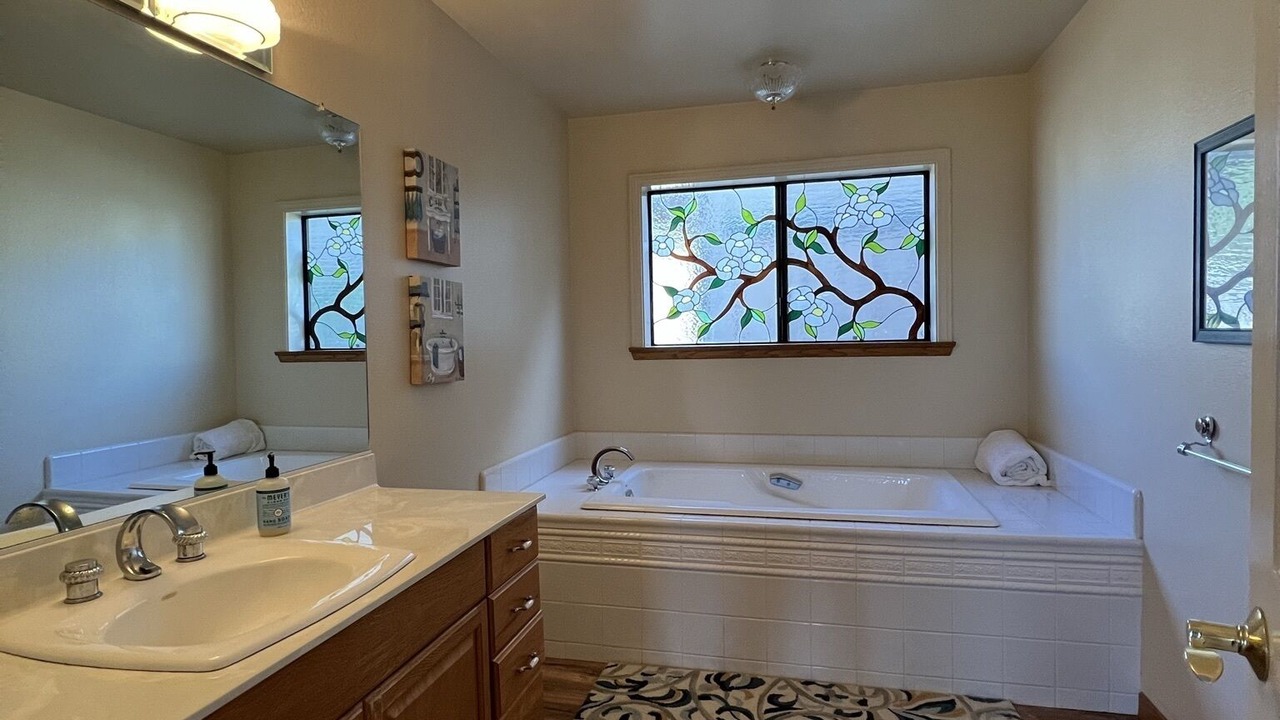 Photo of Bathroom in Oak Shores