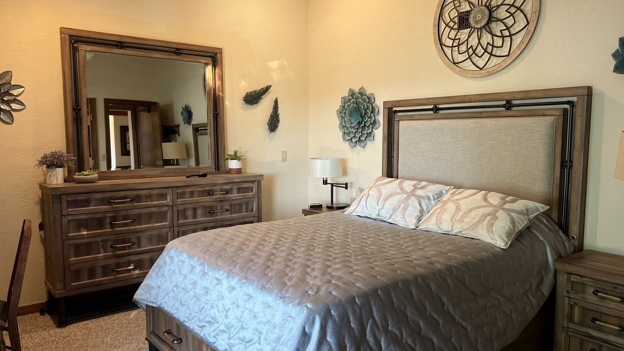 Photo of Bedroom in Oak Shores