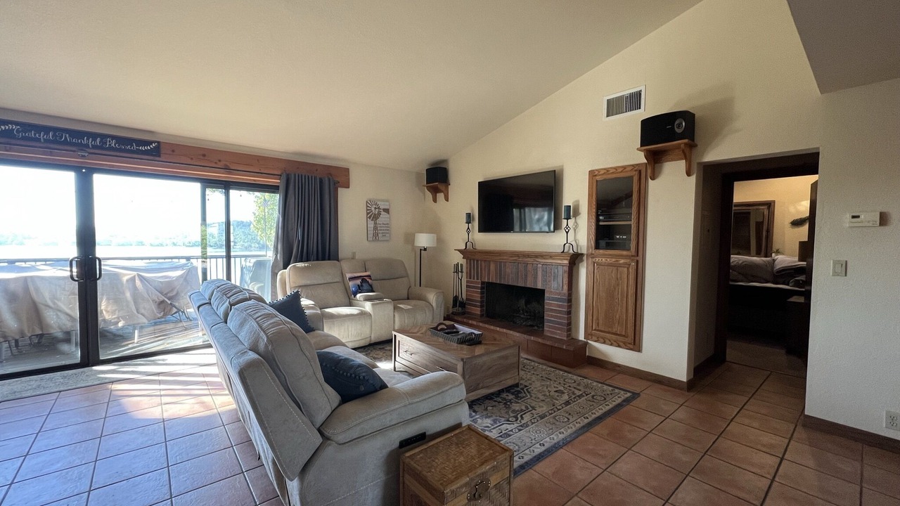 Photo of Livingroom in Oak Shores