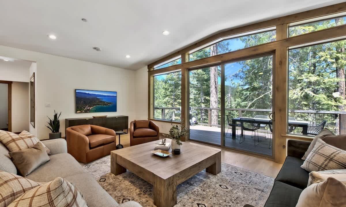 Photo of Livingroom in Kingswood Estates