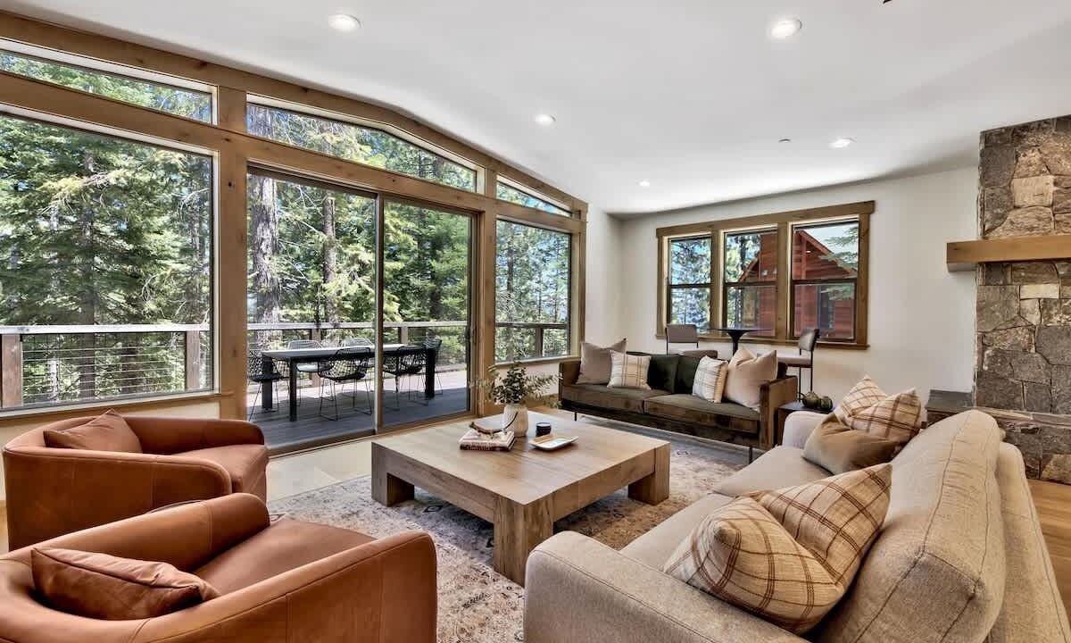 Photo of Livingroom in Kingswood Estates