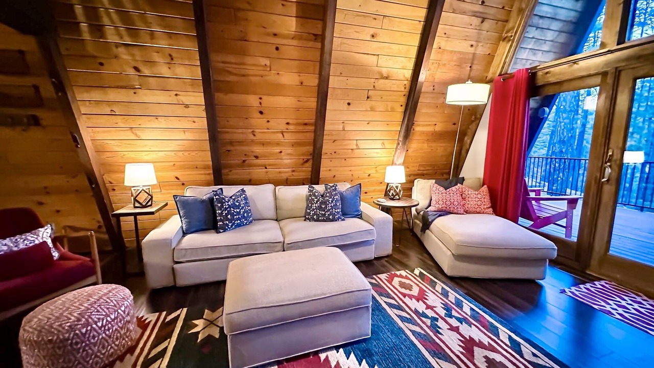 Photo of Livingroom in Highland Pines