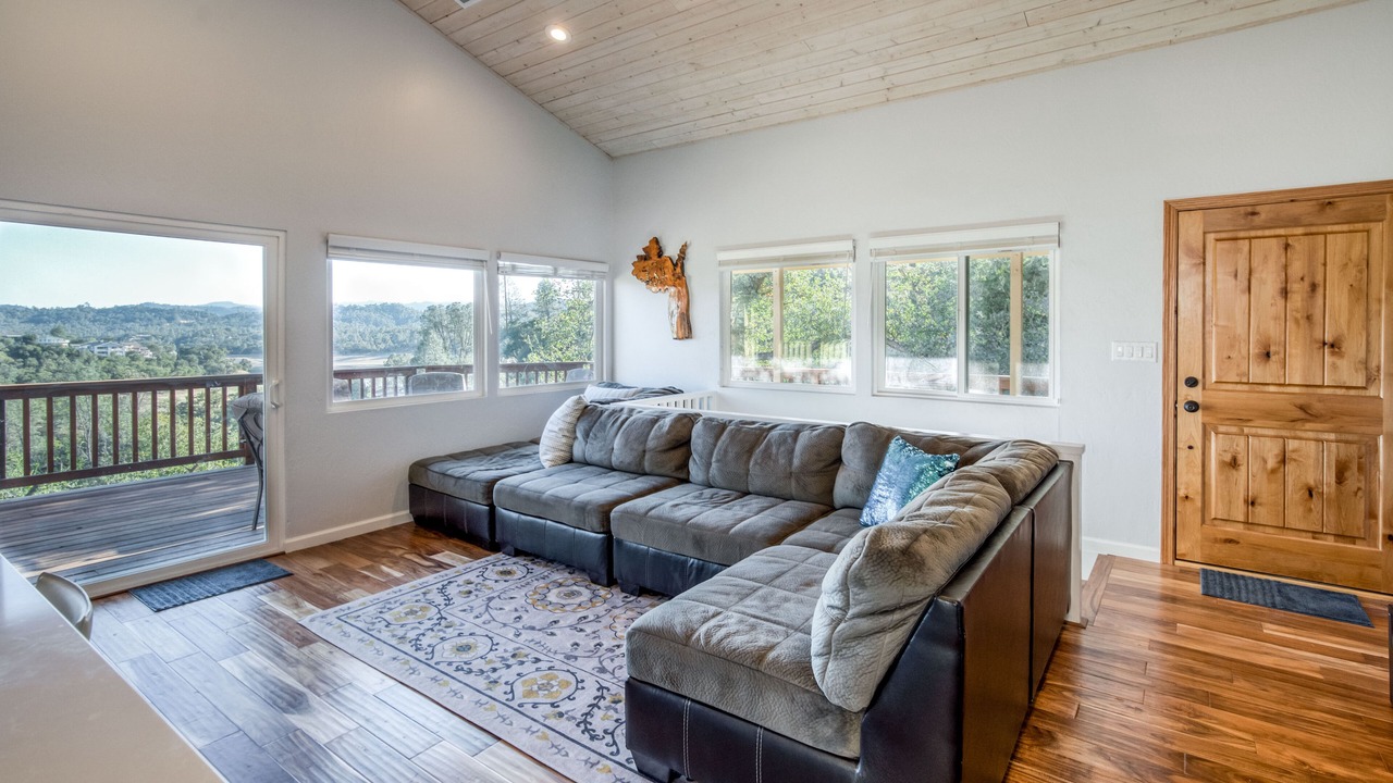 Photo of Livingroom in Oak Shores