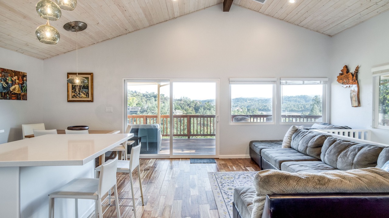 Photo of Livingroom in Oak Shores