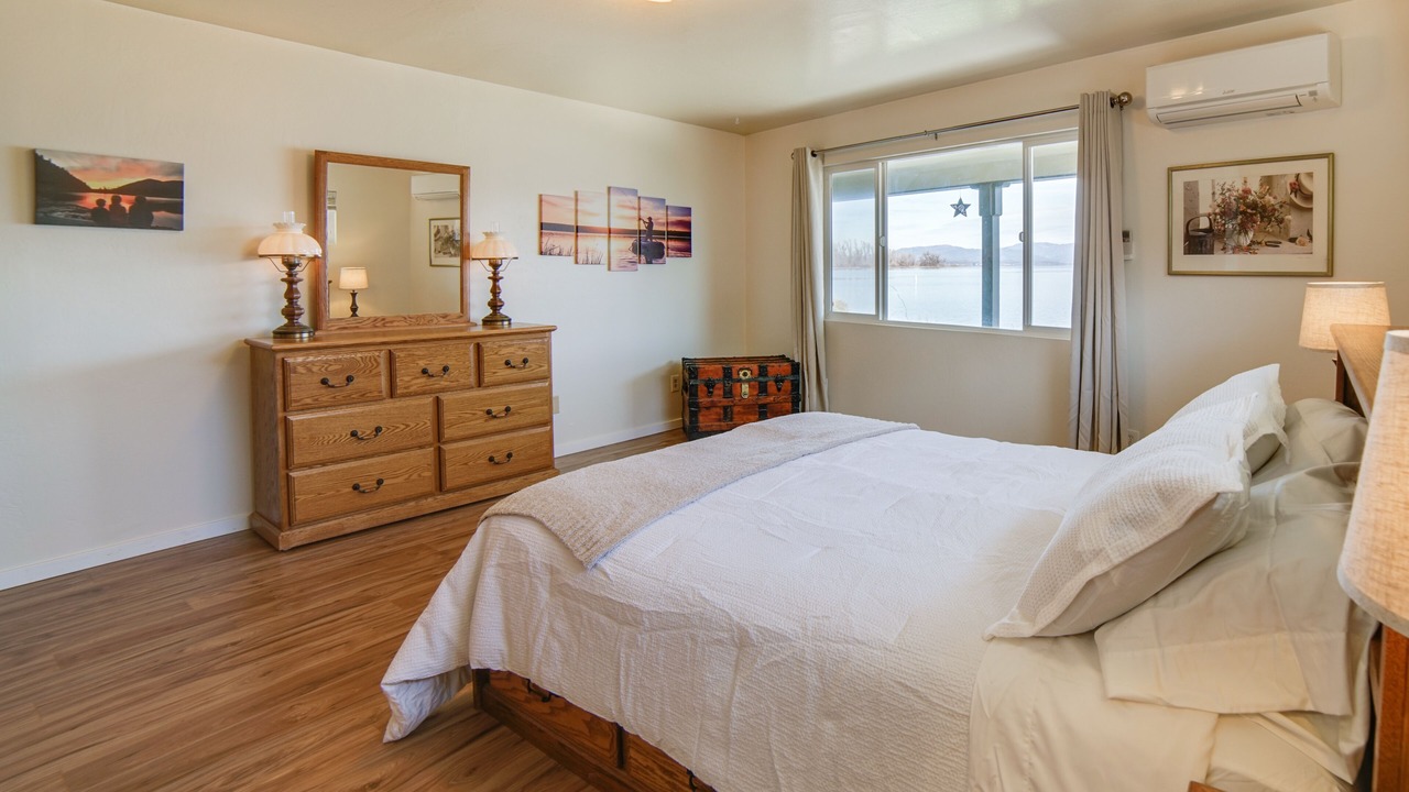Photo of Bedroom in Lakeport