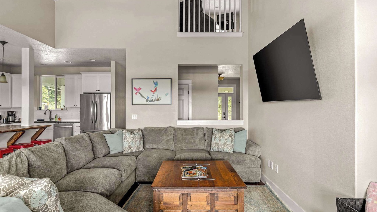 Photo of Livingroom in Amity