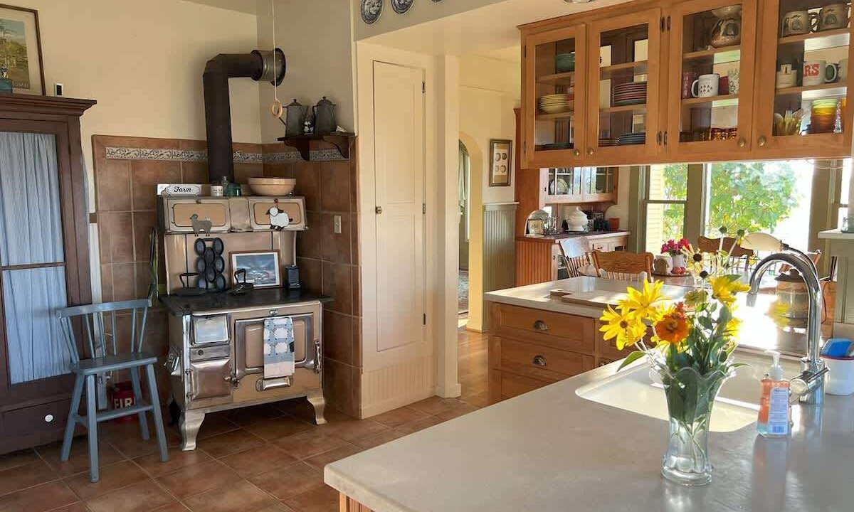 Photo of Kitchen in Polk County