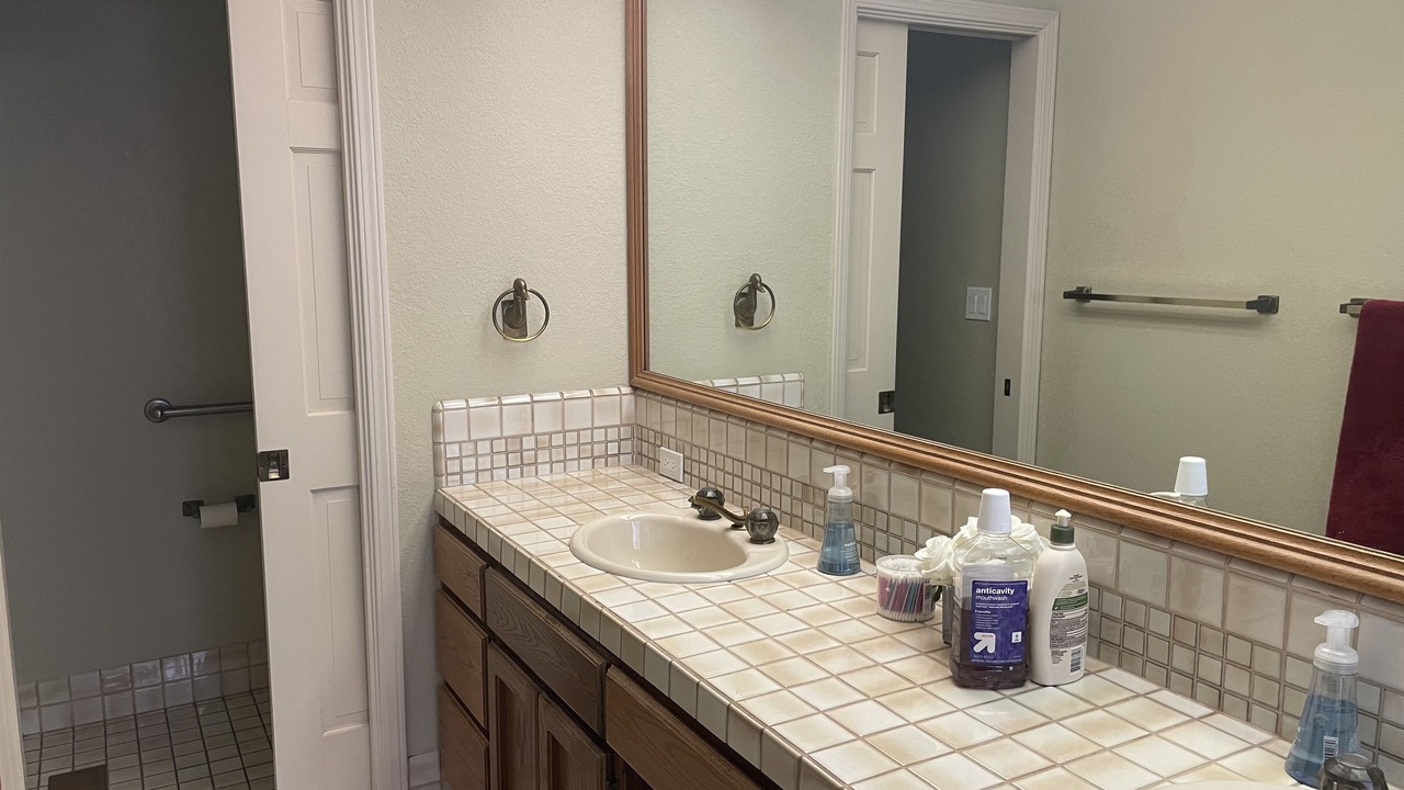 Photo of Bathroom in Discovery Bay