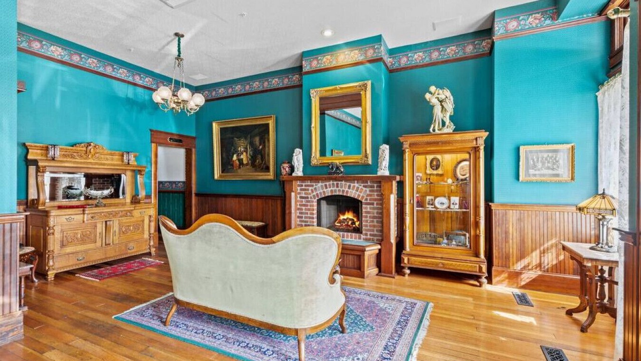 Photo of Livingroom in Historic Railroad District