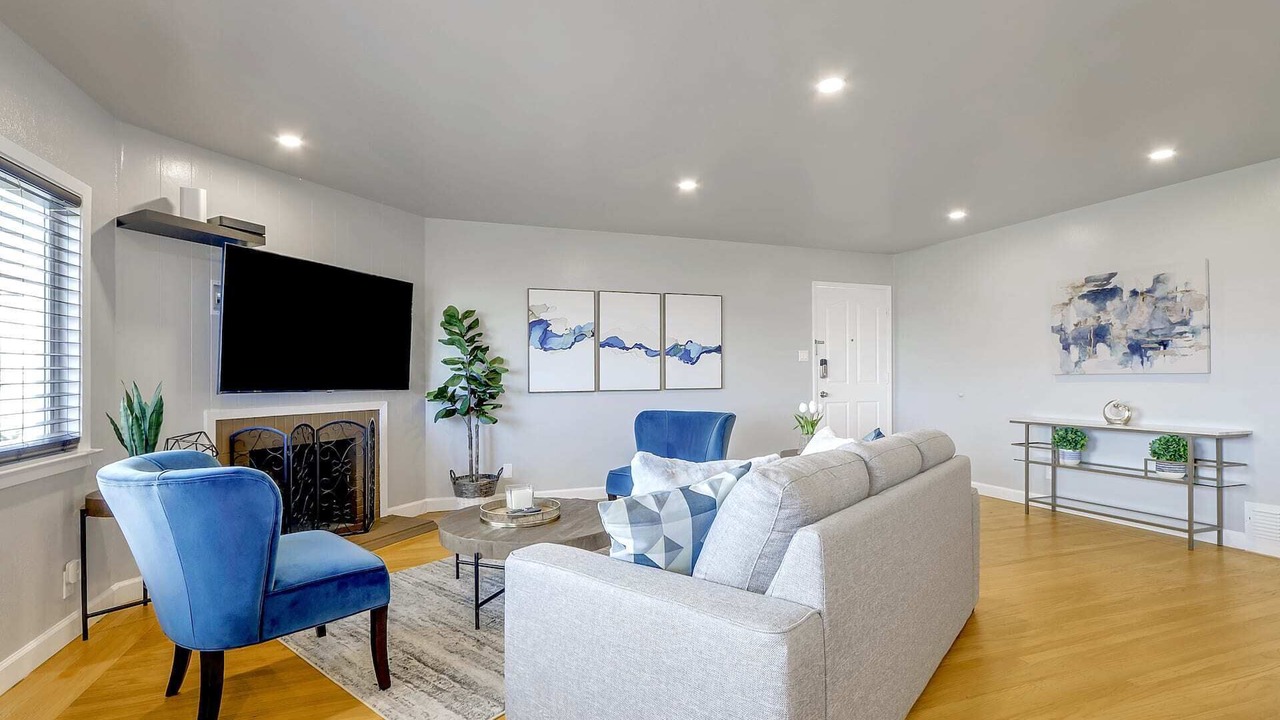 Photo of Livingroom in Daly City